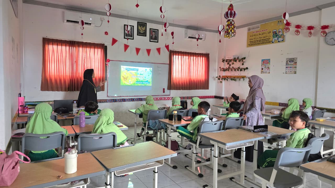 KEGIATAN SUPERVISI USTADZAH FATMAWATI, S.Pd
